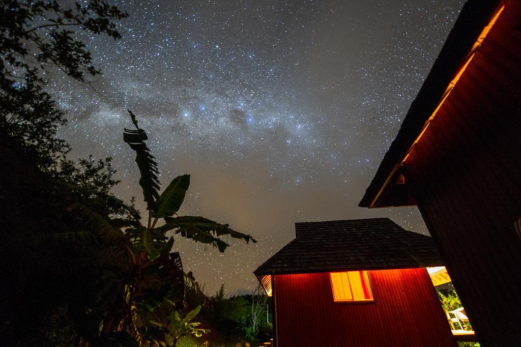 La Perruche Rouge Guest House Tamatoa ภายนอก รูปภาพ
